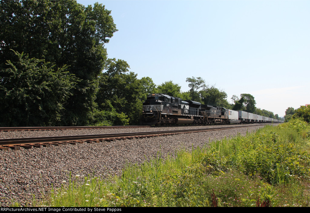 NS 1107 and 4009 with train 21J